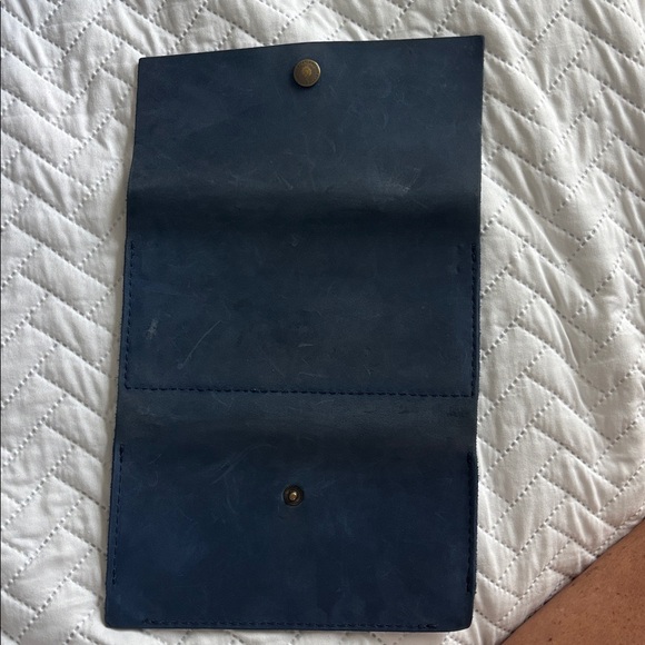 Portland Leather Navy Wallet - Picture 3 of 3